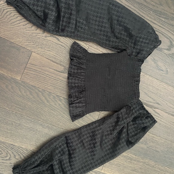 Women’s top size xs puff sleeve classy black - Picture 4 of 5